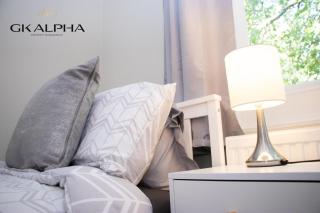 Modern 2-Bed Apartment with Wi-Fi & Parking Near Royal Berkshire Hospital & Reading Station - 1