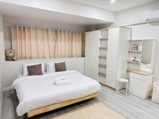 Lovely Townhome in Shopping District near BTS&MRT - Bang Su - 9