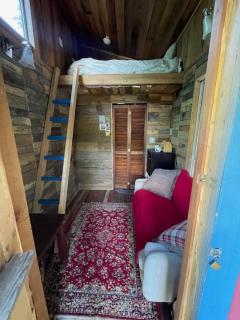 Gracies Grotto Cabin - Powell River - 8