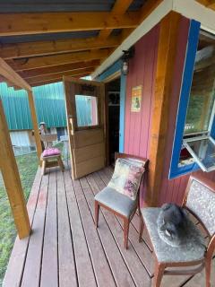 Gracies Grotto Cabin - Powell River - 7