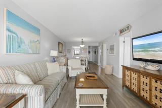 304 - Beachy 2/2 ocean view sleeps 6 - New Smyrna Beach - 5
