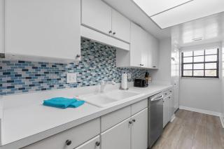304 - Beachy 2/2 ocean view sleeps 6 - New Smyrna Beach - 3