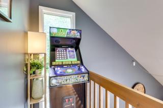 Hot Tub, Fire Pit & Barrel Sauna: Poconos Abode - 1