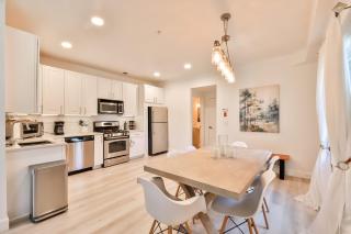 Trailside Escape 2BR Views Fireplace & Balcony - Hunter - 4