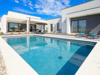 Seafront Splendor - High-End Villa Retreat in Durrës - Durazzo - 6