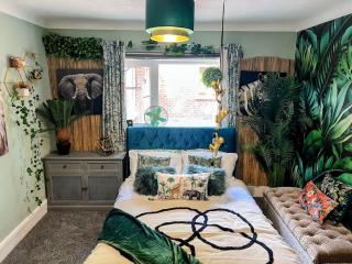 The Boutique Large Themed Hideaway Retreat - Hackington - 4
