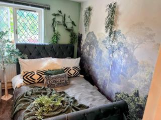 The Boutique Large Themed Hideaway Retreat - Hackington - 3