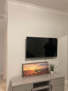 2 Bedroom Apartment At The Blyde - Pretoria - 6
