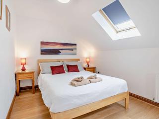 2 Bed in Gower 40481 - Dunvant - 2