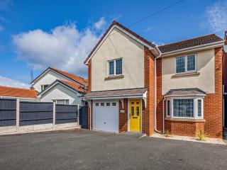 4 Bed in Llandudno 89703 - Deganwy - 0