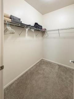 Stylish 2BR Apartment near Disneyland with Pool, Hot Tub and Gym - Anaheim - 3