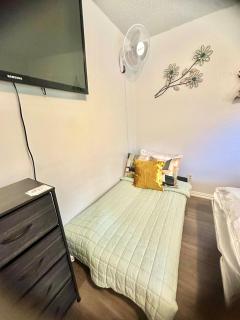 Fun-Filled 3 bedroom Retreat Near Six Flags & Stadiums - 3