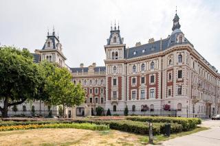 Cute & Compact Central Retreat - 5