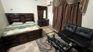 Khan Palace - - 1