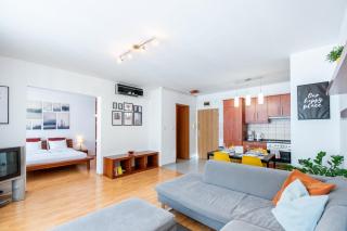 Central - Free Parking - Sunny - Spacious - 3