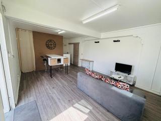 Studio calme - travail ou repos - Chambort - 0