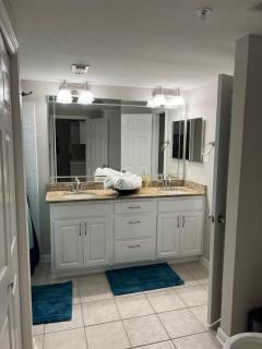 Uptown Galleria Area 2 bedrooms luxury 2 bathrooms - 5
