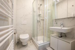 Comfort Studio with Queen-Size Bed, Self Check-in - 5