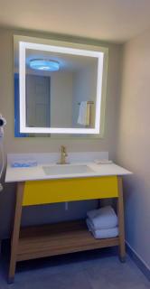 Days Inn by Wyndham Reno - 3