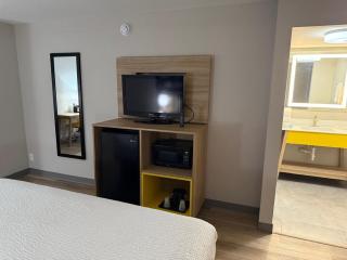 Days Inn by Wyndham Reno - 1