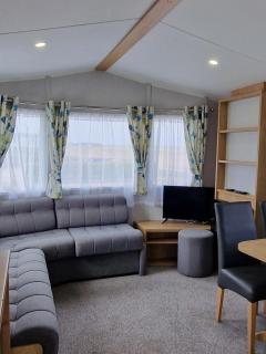 Ashley Cozy 2 Bed Caravan at West Sands Holiday Park - Selsey - 8