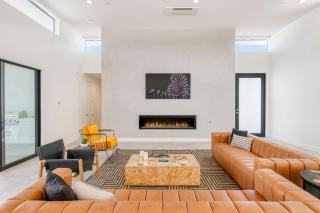 Sleeps 34 2 Villas Pool Pickleball Bocce Polo Villas Elara by AvantStay - La Quinta - 3