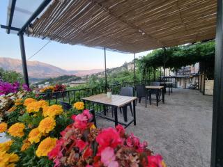 Tony's Terrace - Gjirokastra - 7