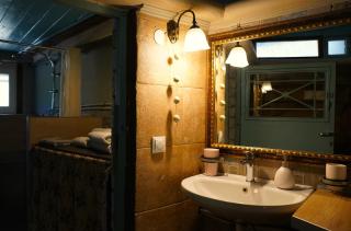 ART HOUSE - 2