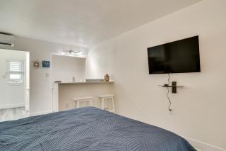 Tropical Pass-A-Grille Gem with Direct Beach Access! - St Pete Beach - 7