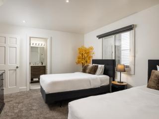 Enzian - CoralTree Residence Collection - 4