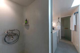 Luxury Grand Santorini Villa 3 Bedrooms Unforgettable Caldera Sea Views Outdoor Hot Tub Fira - Fira - 4