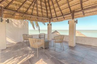 Cuzamil, big waterfront house - 2