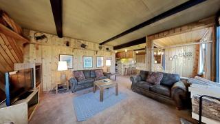 Spacious 2 Bedroom Condo with Mountain View! - Mammoth Lakes - 0