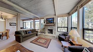 Spacious Condo Great For Friends And Families! - 9