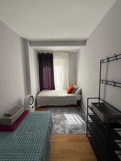 Cosy and Secure Room Marbella Center - Marbella - 4