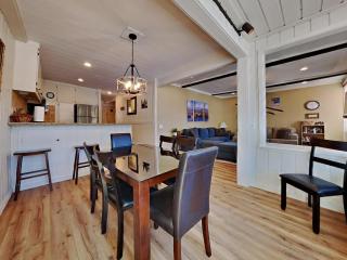 Walk To Lifts! Remodeled 2 Bedroom Condo - Mammoth Lakes - 2
