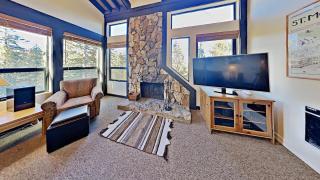 Beautiful 4 Bed Condo with Top Of The Hill Views! - Mammoth Lakes - 8