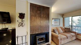 Spacious One Bedroom Condo with Full Kitchen! - 7