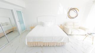 Water Side Studio King Bed With Pool - San Juan - 3