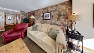 Renovated 2 Bedroom Condo with Elevator Access! - Mammoth Lakes - 8