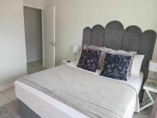 1 bedroom 1 bathroom luxury apartment - Pretoria - 0