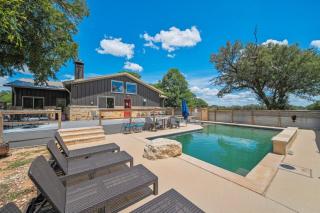 3BR Oasis-Pool-Pickleball-Dog Friendly - Fredericksburg - 8