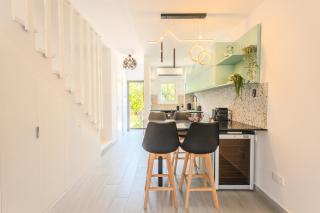 Taheli's Modern Townhouse with a pool - Paphos - 3