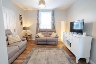 College Square, Terrace House - Bessbrook - 6