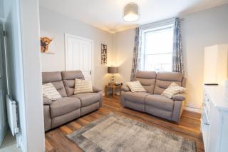 College Square, Terrace House - Bessbrook - 2
