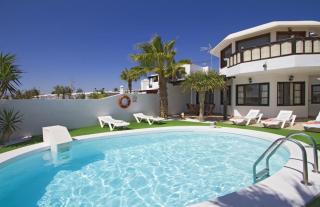Charming Lanzarote Villa Casa Tingu 3 Bedrooms Heated Private Pool Centre Of Resort Puerto Del Carmen - Puerto del Carmen - 0