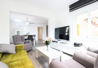 Charming Mallorca Villa 3 Bedrooms Villa Town House Orion 40 Metres From The Sea Great For Families Puerto Pollensa - Port de Pollença - 5