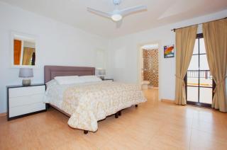 Delightful Costa Teguise Villa 4 Bedrooms Large Private Pool Villa Ellen Lanzarote - Costa Teguise - 3