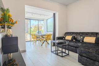 Taheli's Modern Townhouse with a pool - Paphos - 9