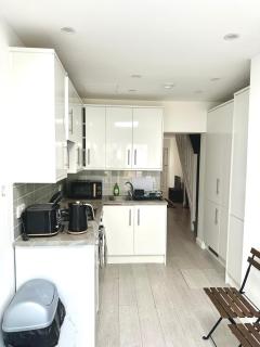 Charming Two-Bedroom Retreat-Garden Oasis Near Central London & Transport Links - Thornton Heath - 9